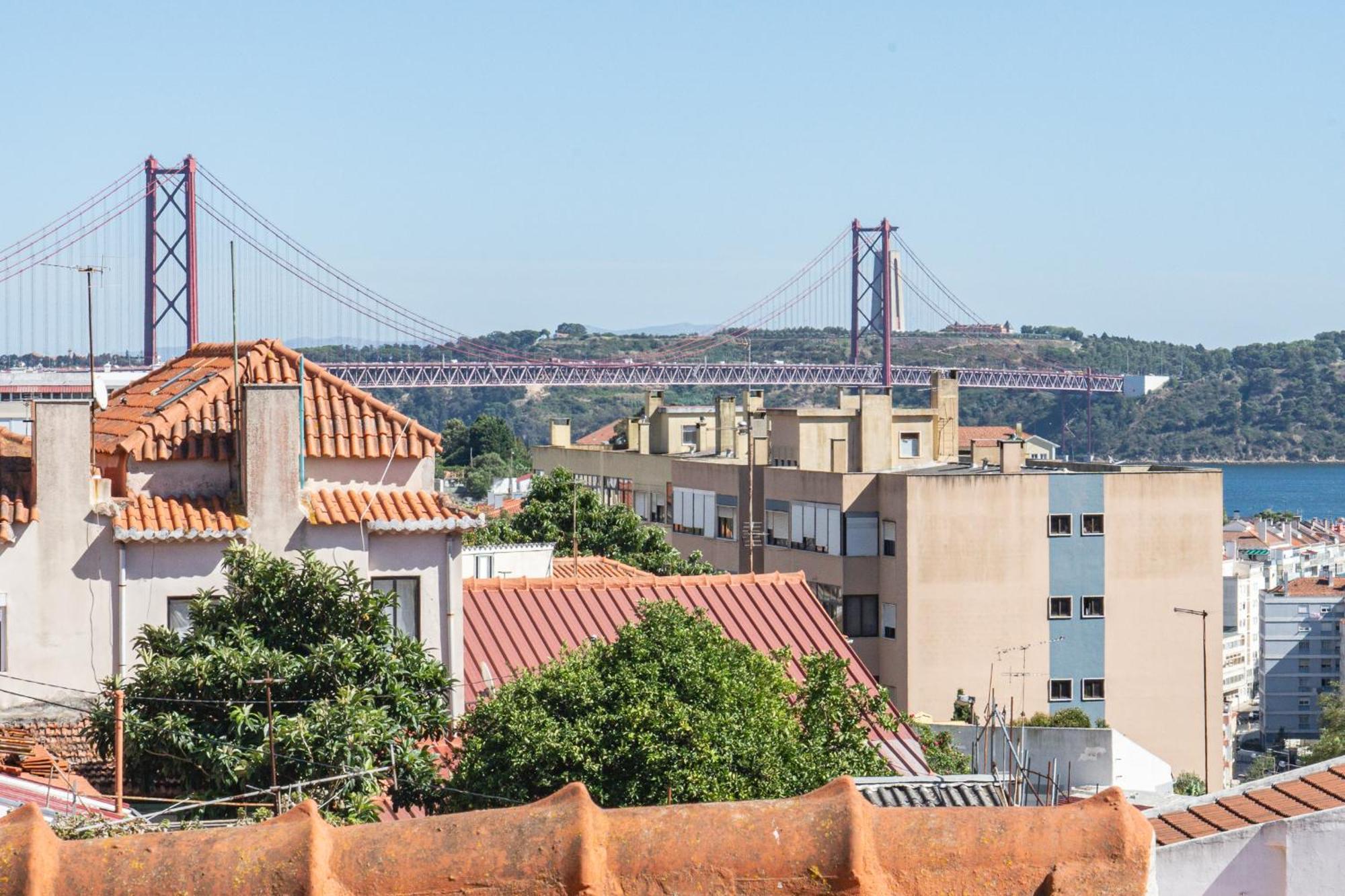 Cruzeiro Charm Apartments Lisbon Bagian luar foto